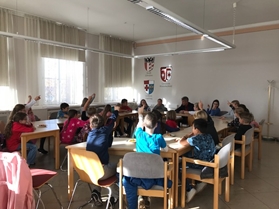 Vierte Klasse der Von-Imhof-Grundschule im Rathaus